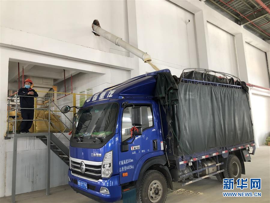 （圖文互動）（5）抓好防疫保暢，還管司機(jī)吃飯——廣西欽州保稅港區(qū)服務(wù)企業(yè)復(fù)工見聞